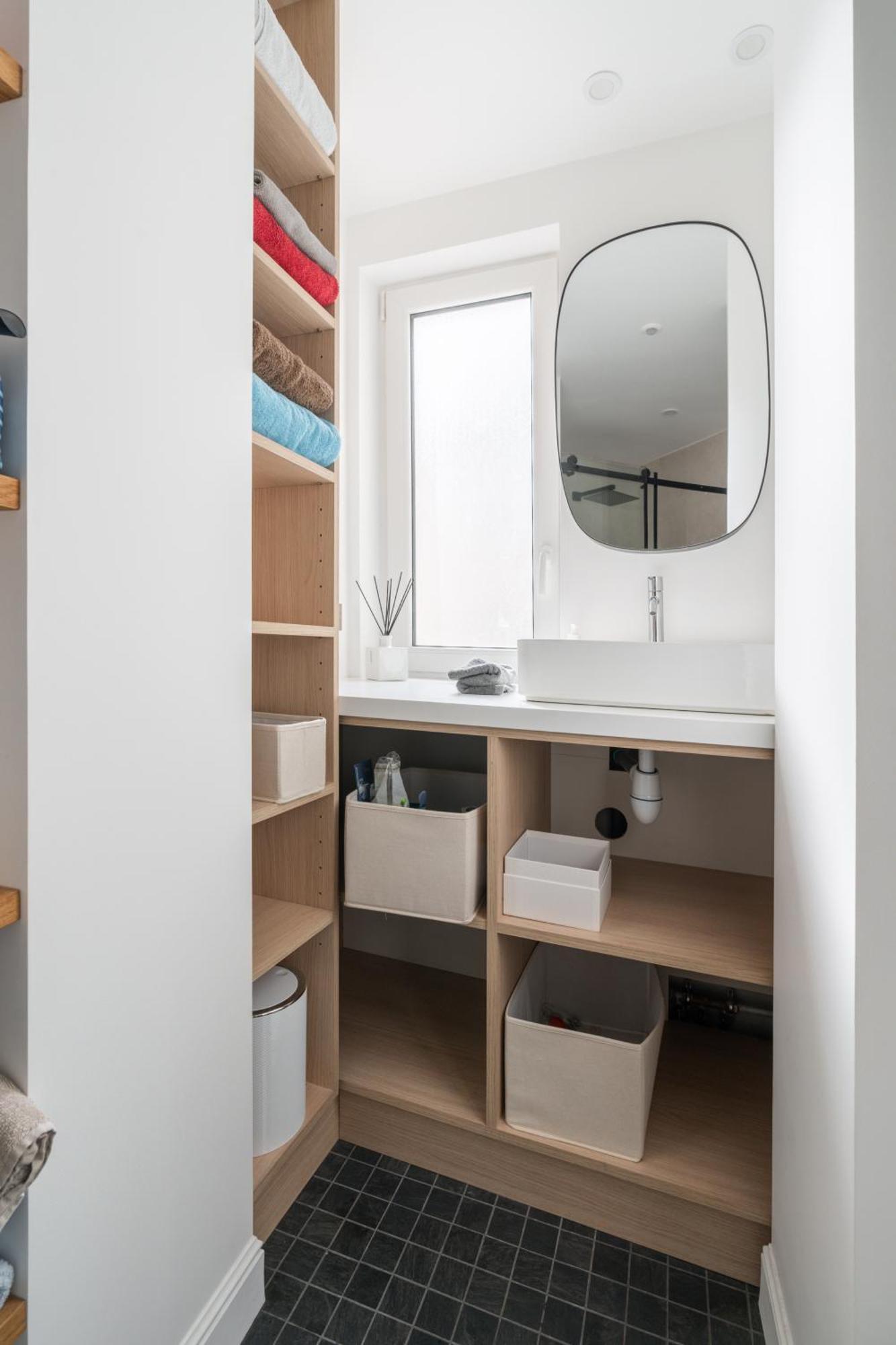 De Luxe Centre * Paris